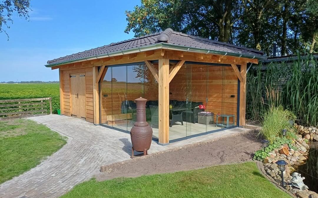 Schuur met overkapping Annen